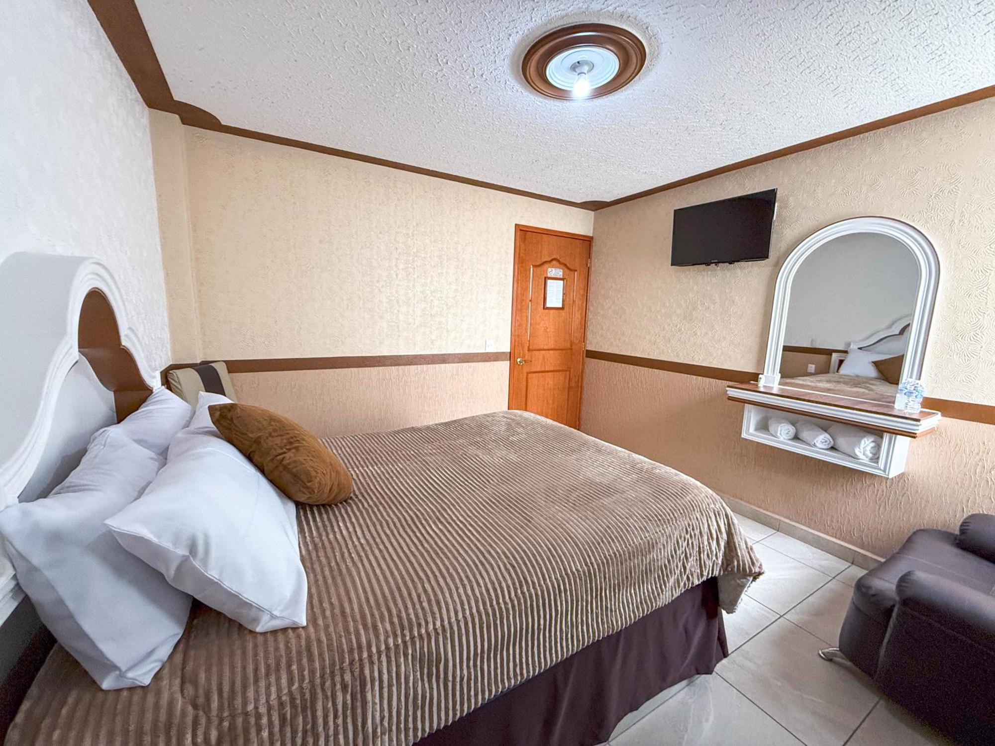 Hotel La Gloria تشيغناهوابان المظهر الخارجي الصورة