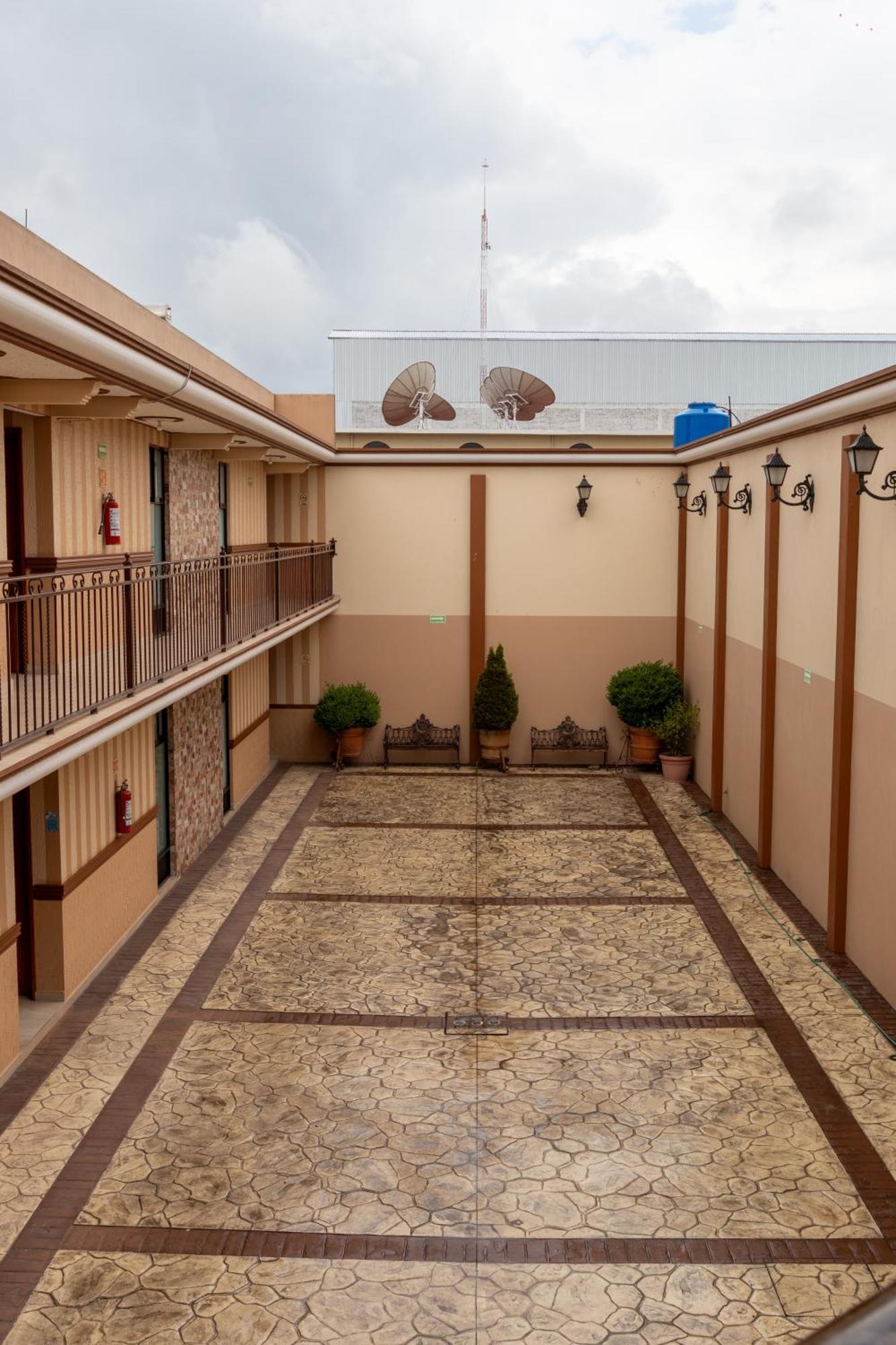Hotel La Gloria تشيغناهوابان المظهر الخارجي الصورة