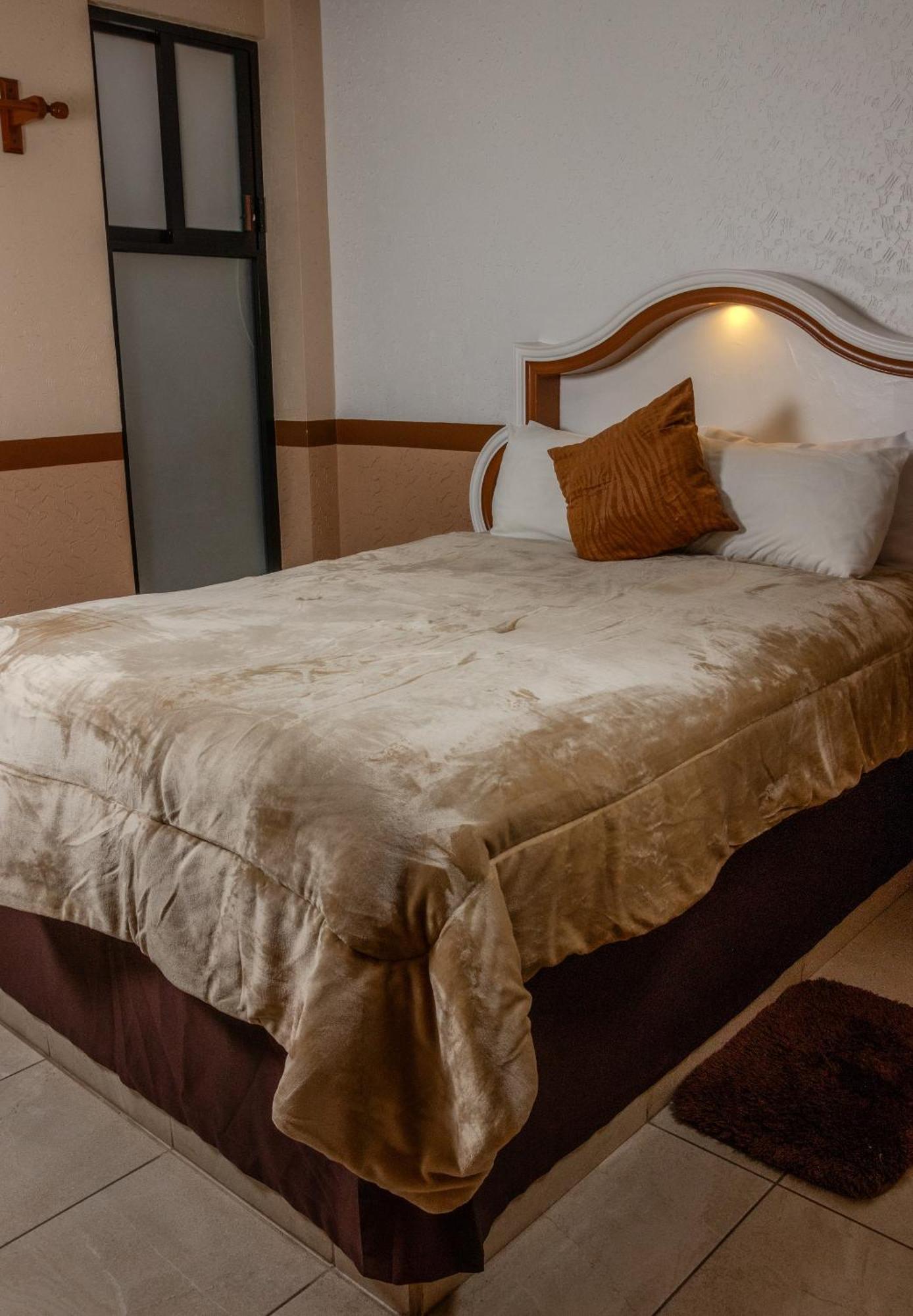Hotel La Gloria تشيغناهوابان المظهر الخارجي الصورة